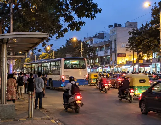 BTM Layout bus stop and junction in the evening