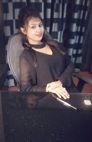  Female Escort Paakhi